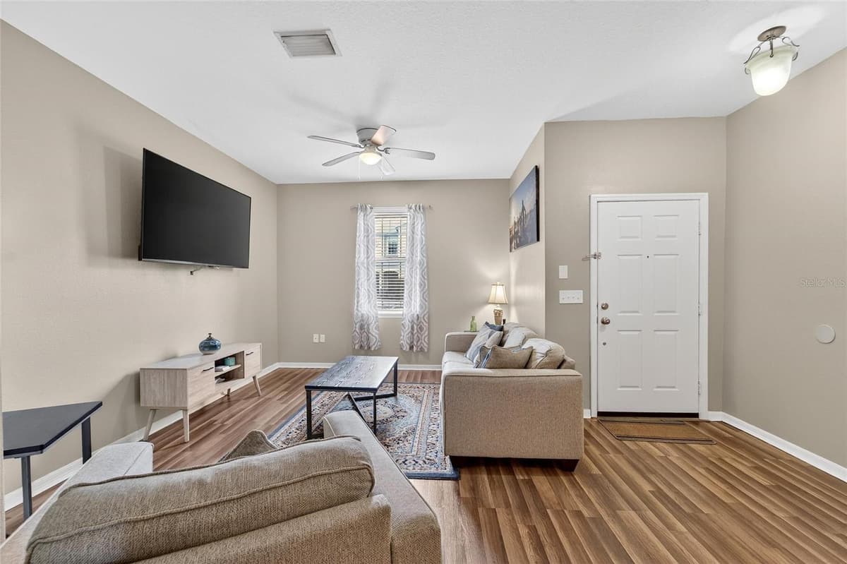 2052 GREENWOOD VALLEY DRIVE — photo 9 of 52