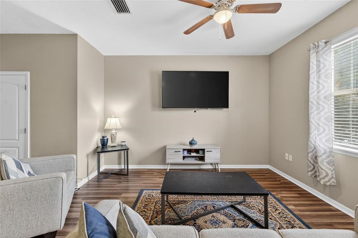2052 GREENWOOD VALLEY DRIVE — photo 11 of 52
