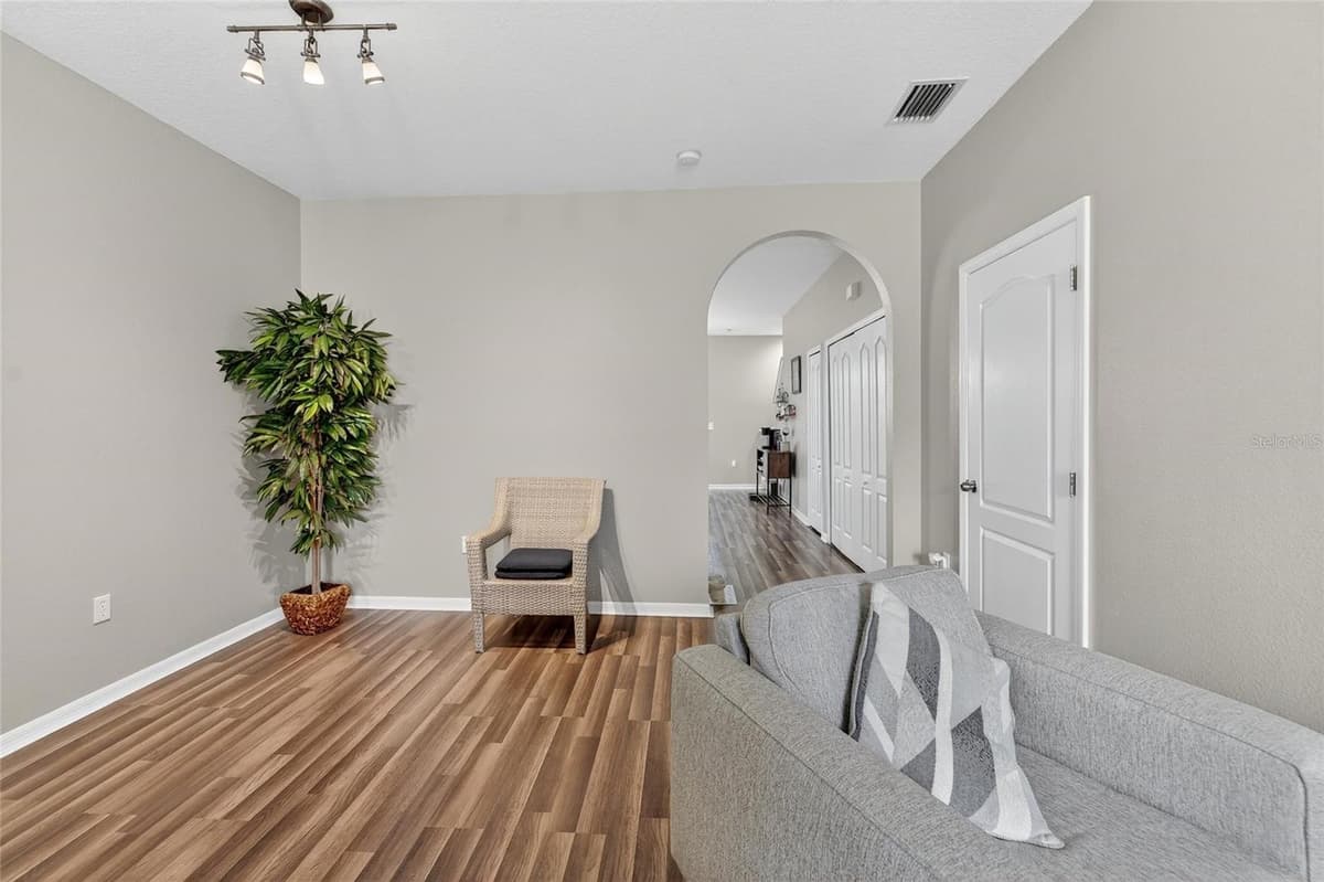 2052 GREENWOOD VALLEY DRIVE — photo 6 of 52
