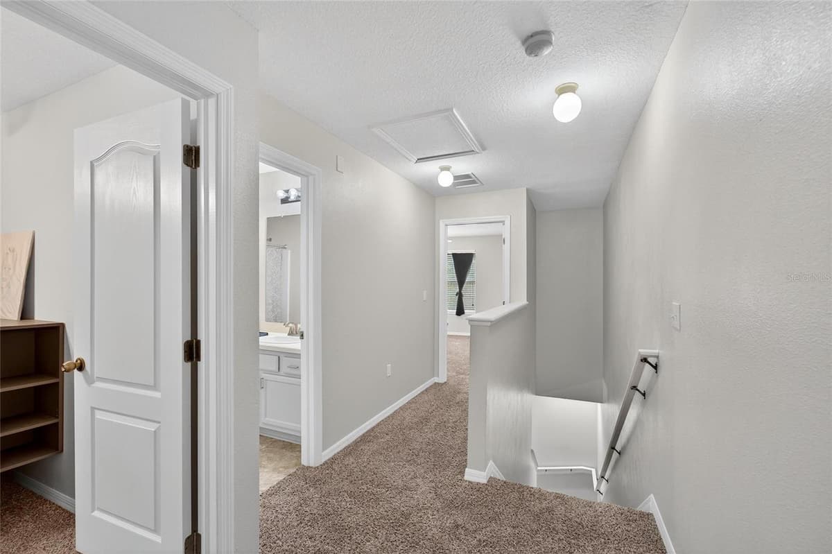 2052 GREENWOOD VALLEY DRIVE — photo 33 of 52