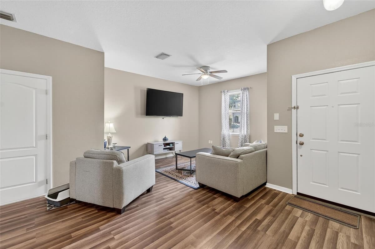 2052 GREENWOOD VALLEY DRIVE — photo 10 of 52