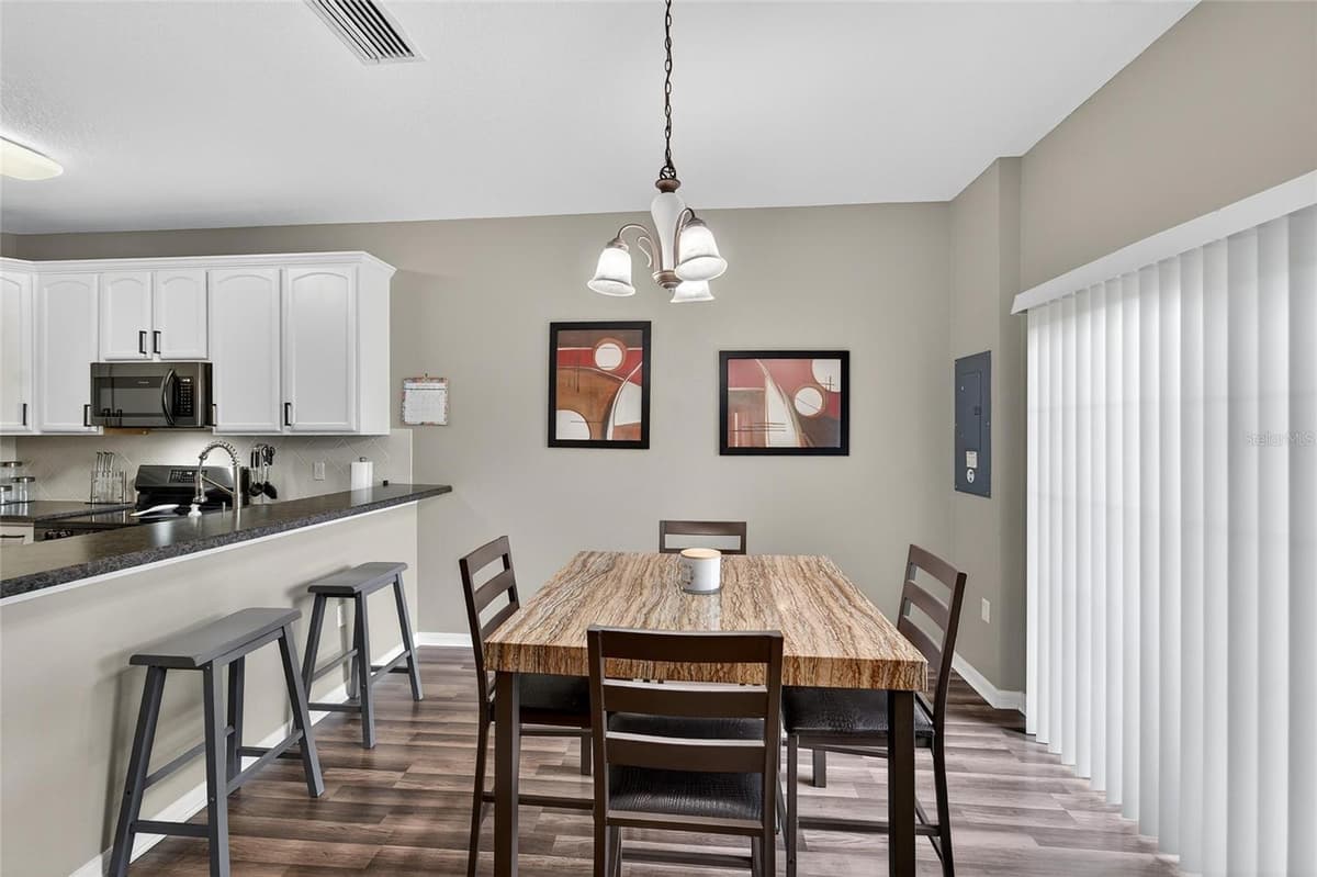 2052 GREENWOOD VALLEY DRIVE — photo 21 of 52