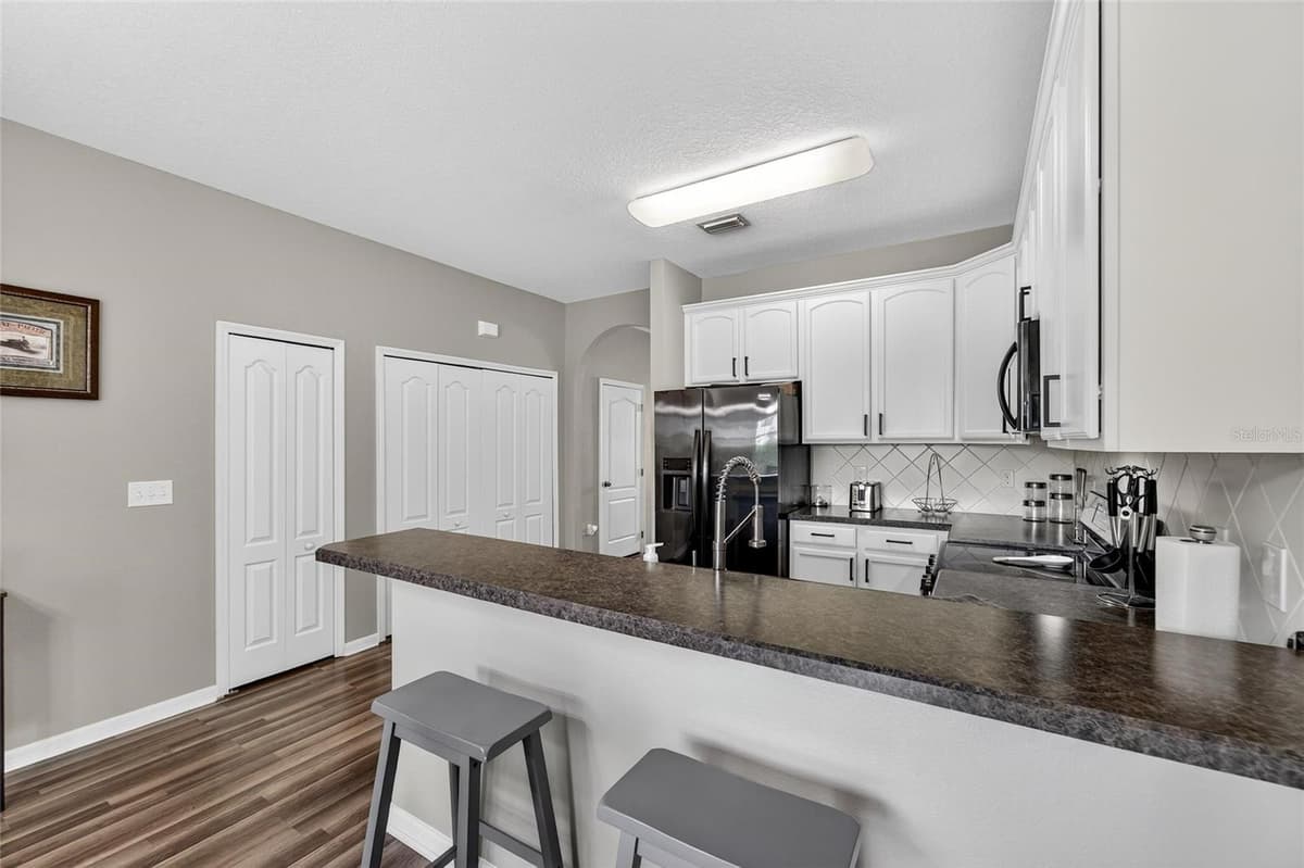 2052 GREENWOOD VALLEY DRIVE — photo 18 of 52