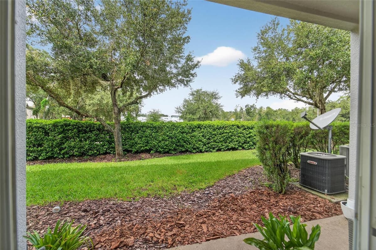 2052 GREENWOOD VALLEY DRIVE — photo 46 of 52