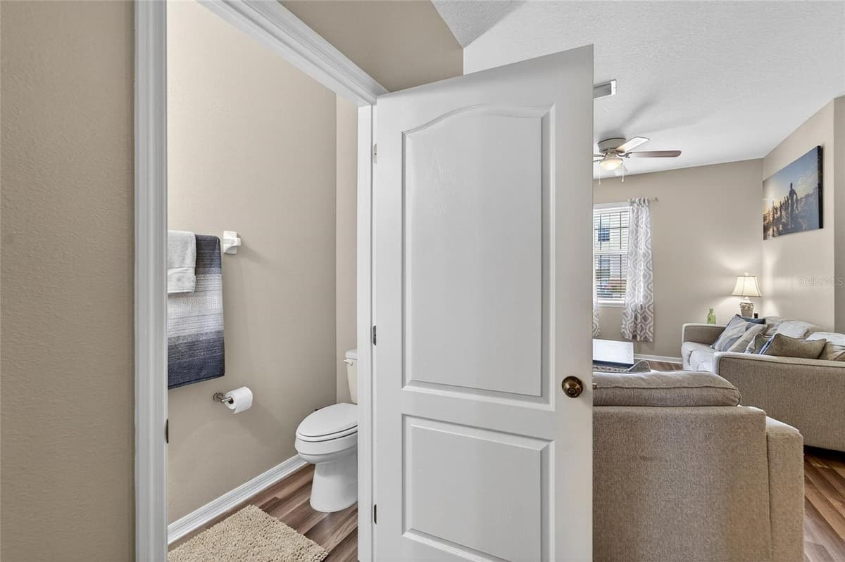 2052 GREENWOOD VALLEY DRIVE — photo 13 of 52