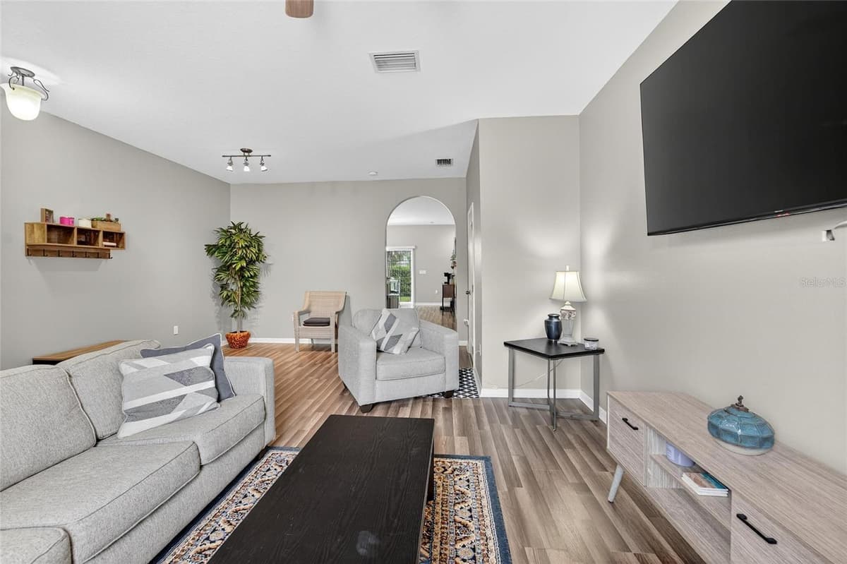 2052 GREENWOOD VALLEY DRIVE — photo 8 of 52