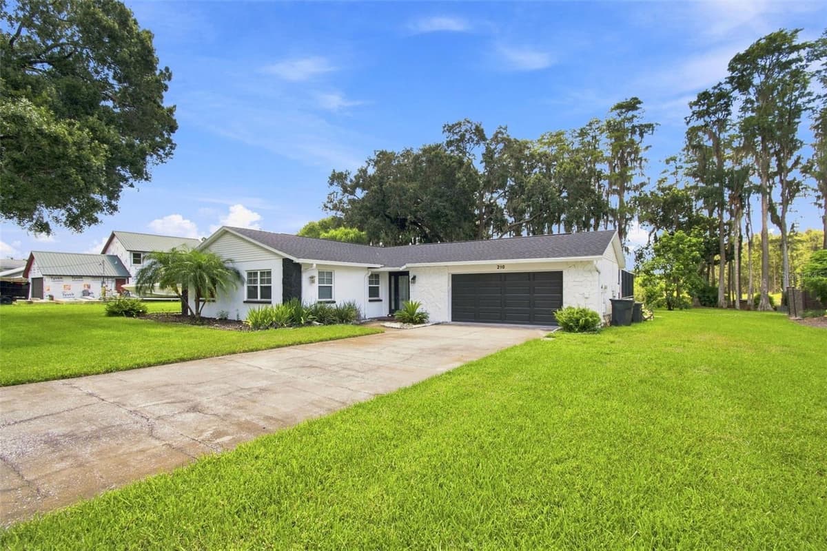 210 LAKE HOBBS ROAD — photo 4 of 80