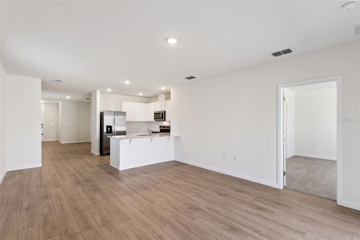 3297 SPINEYWOOD DRIVE — photo 9 of 38