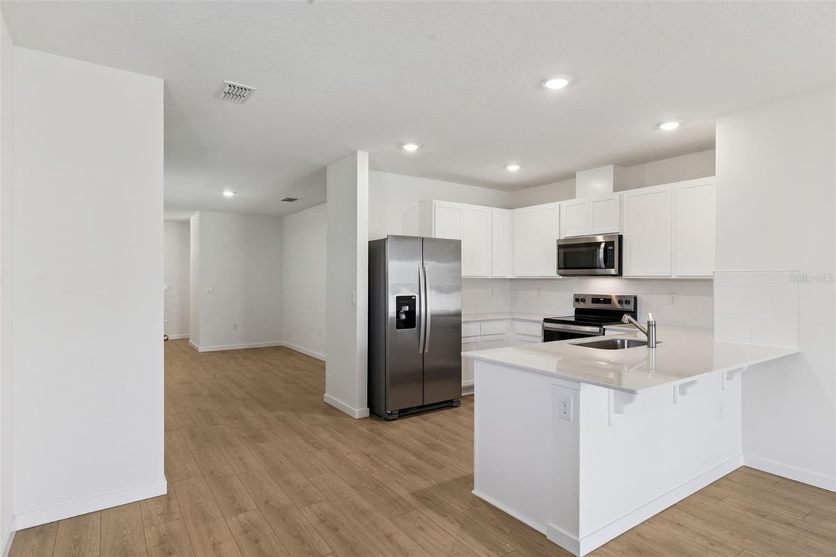 3297 SPINEYWOOD DRIVE — photo 13 of 38