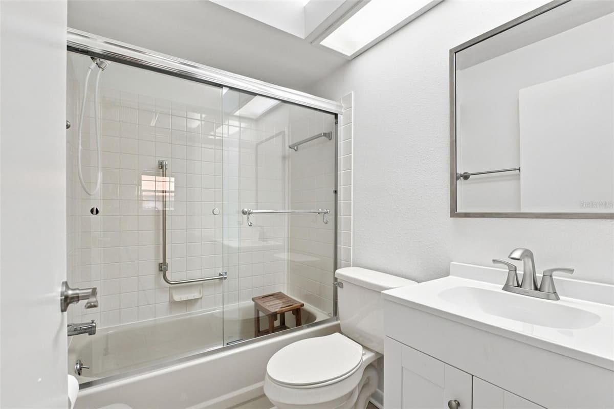 2460 NORTHSIDE DRIVE — photo 9 of 42