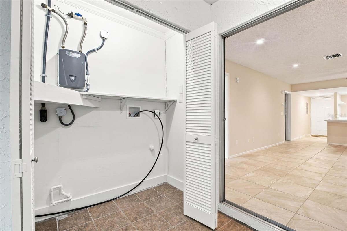 2460 NORTHSIDE DRIVE — photo 33 of 42