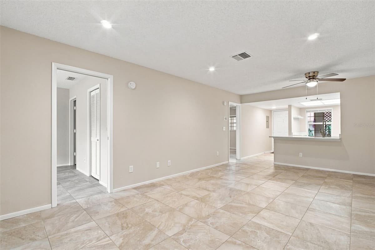 2460 NORTHSIDE DRIVE — photo 3 of 42