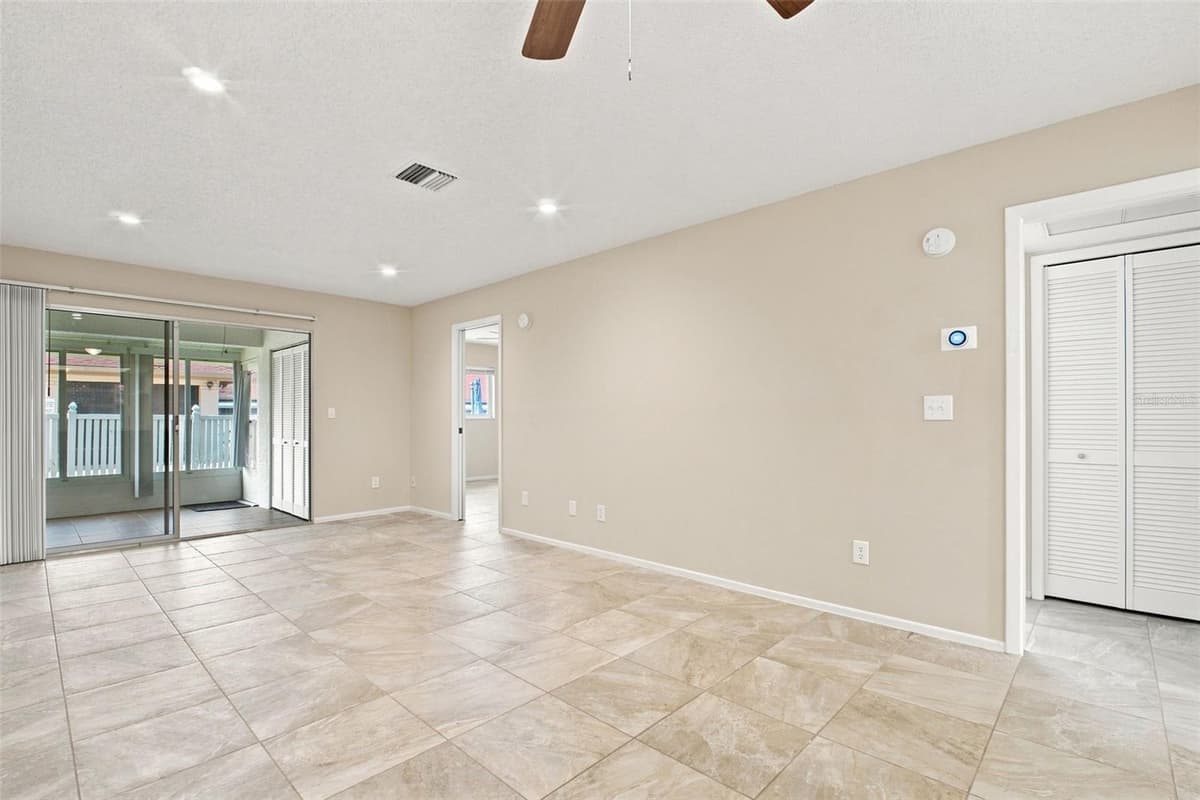 2460 NORTHSIDE DRIVE — photo 4 of 42