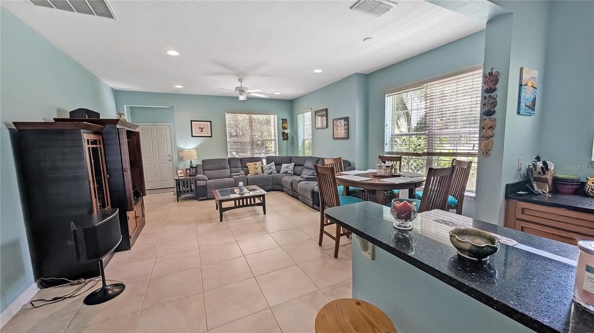 1114 TAPESTRY DRIVE — photo 2 of 14