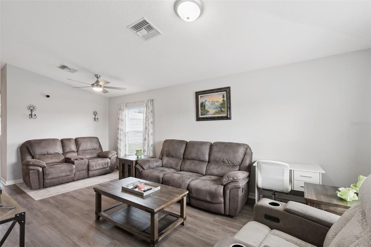40351 1ST AVENUE — photo 4 of 37