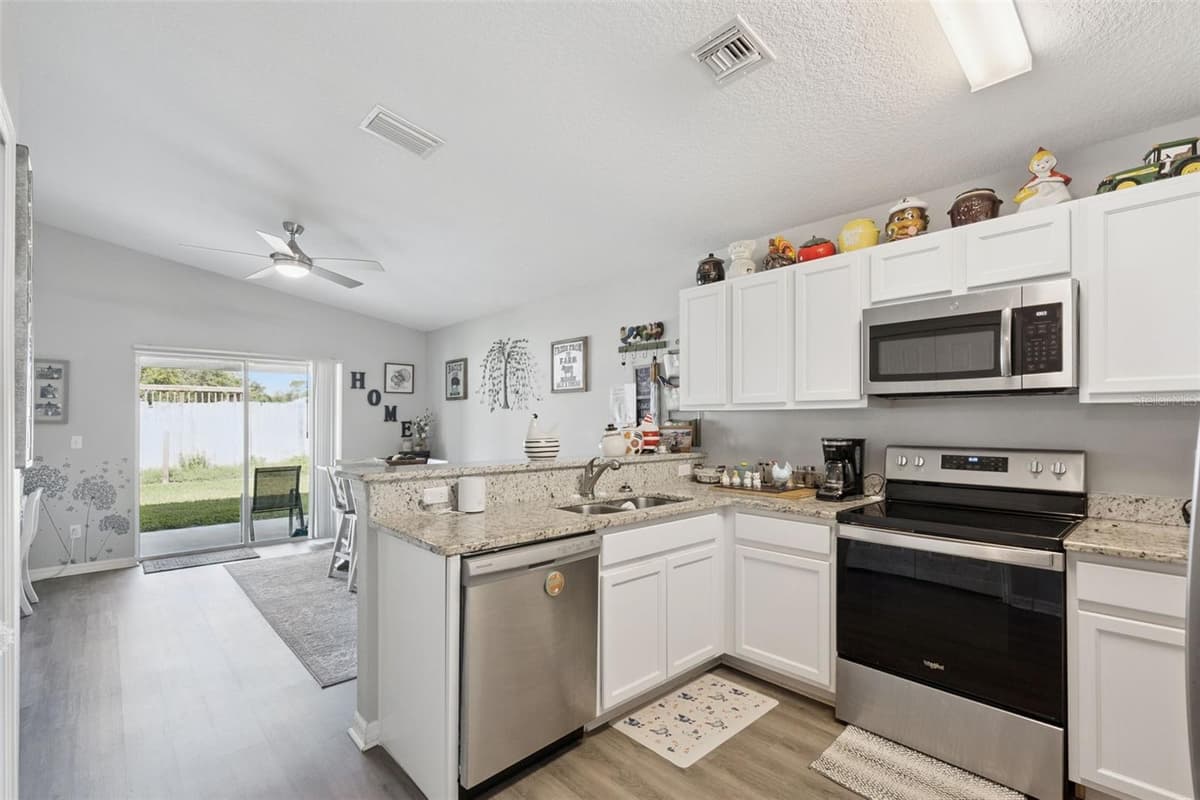 40351 1ST AVENUE — photo 8 of 37