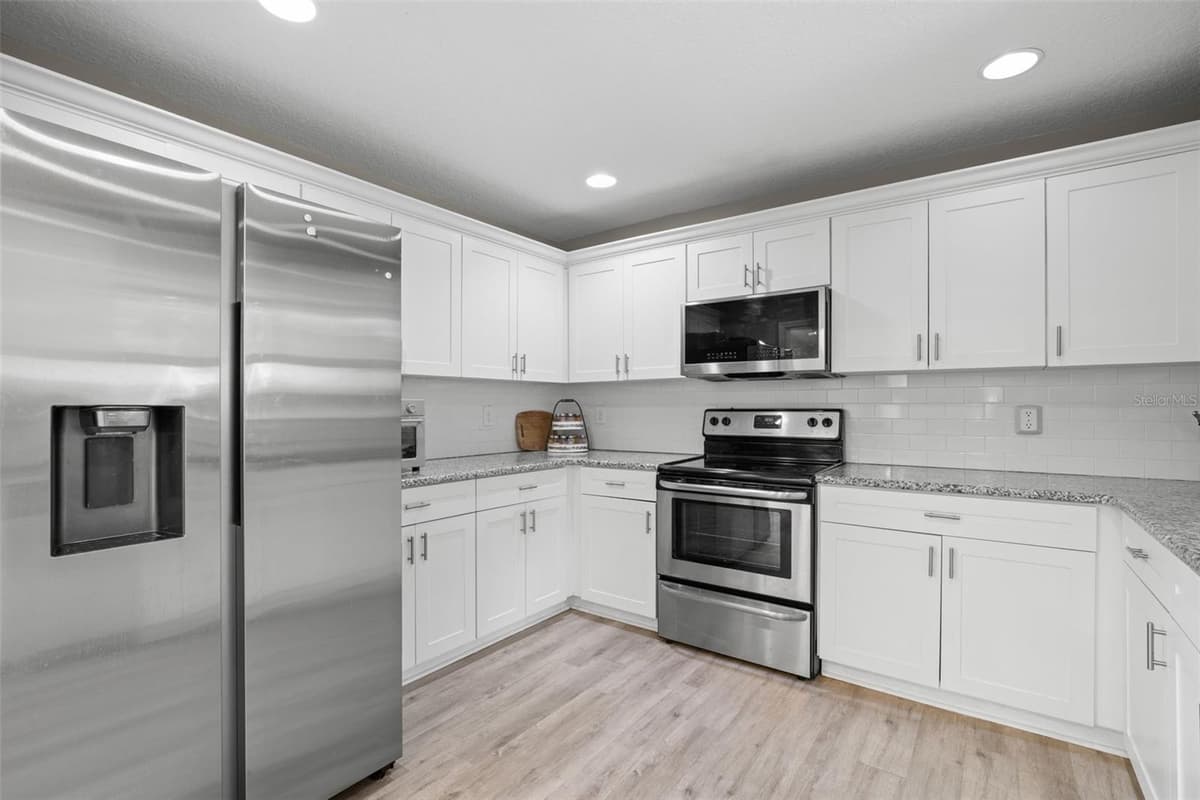 3822 EUCLID AVENUE — photo 16 of 36