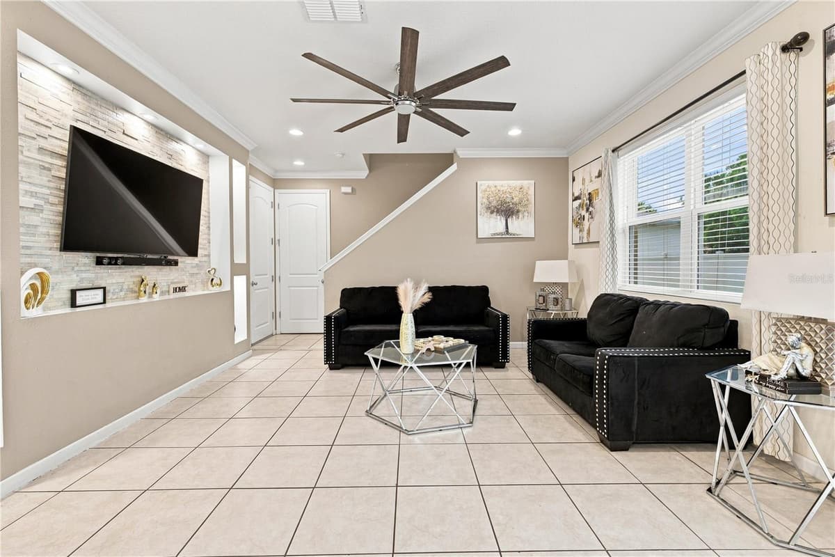 3821 PINEWOOD GARDENS BOULEVARD — photo 12 of 41