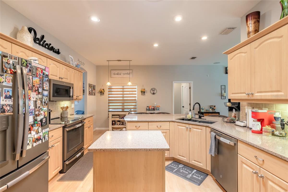 5482 TRAKIA TRAIL — photo 14 of 52