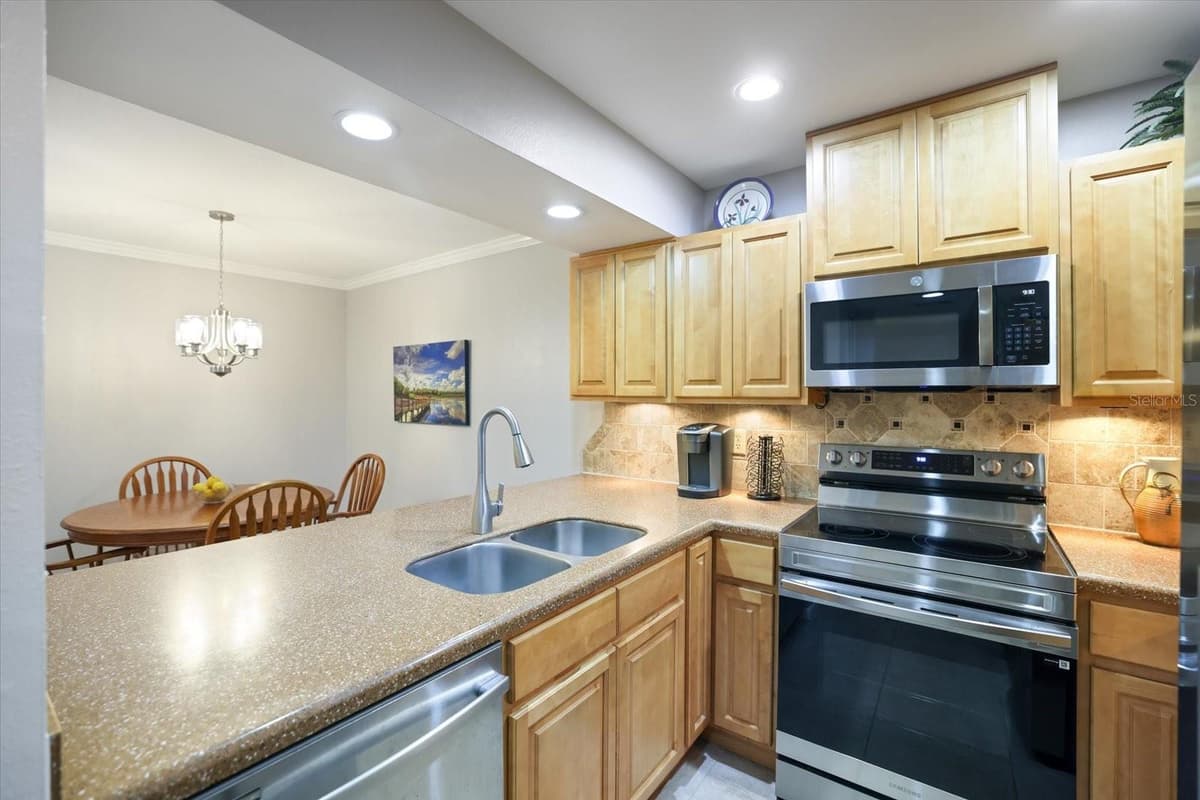 752 WHITE PINE TREE ROAD — photo 8 of 58