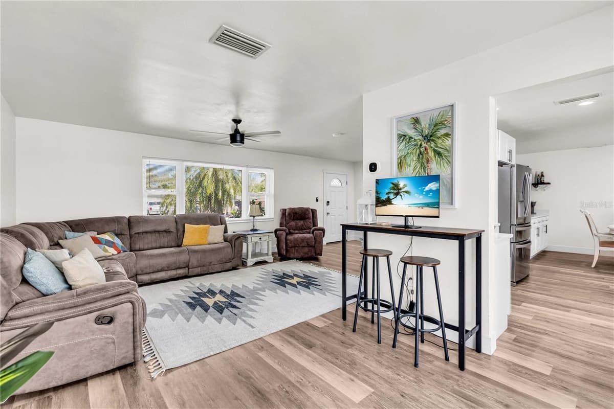 4610 ARDALE STREET — photo 4 of 42