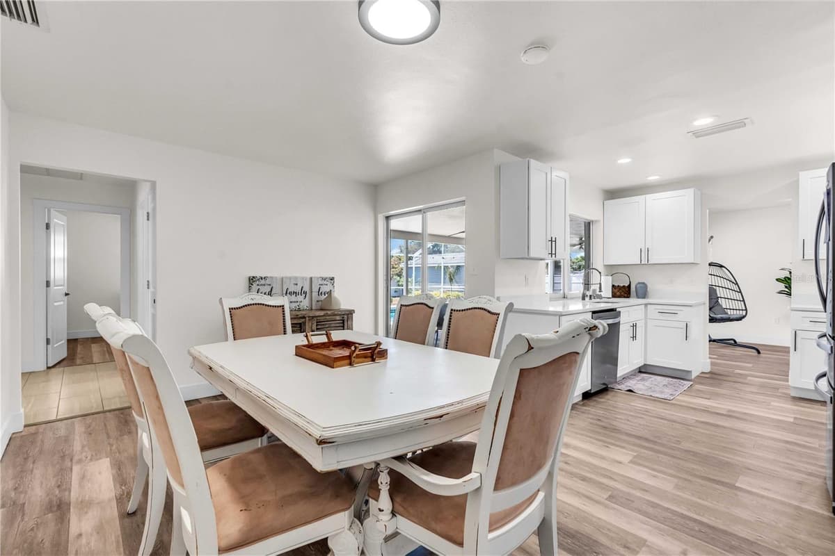 4610 ARDALE STREET — photo 10 of 42