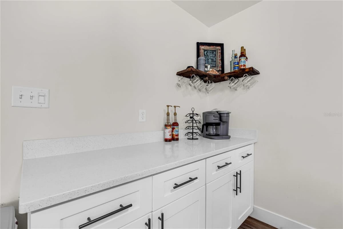 4610 ARDALE STREET — photo 11 of 42