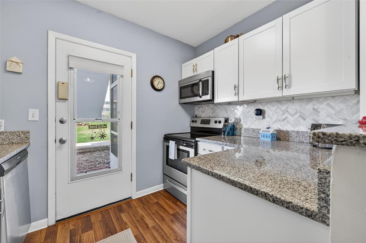 3009 HALIFAX AVENUE — photo 3 of 21