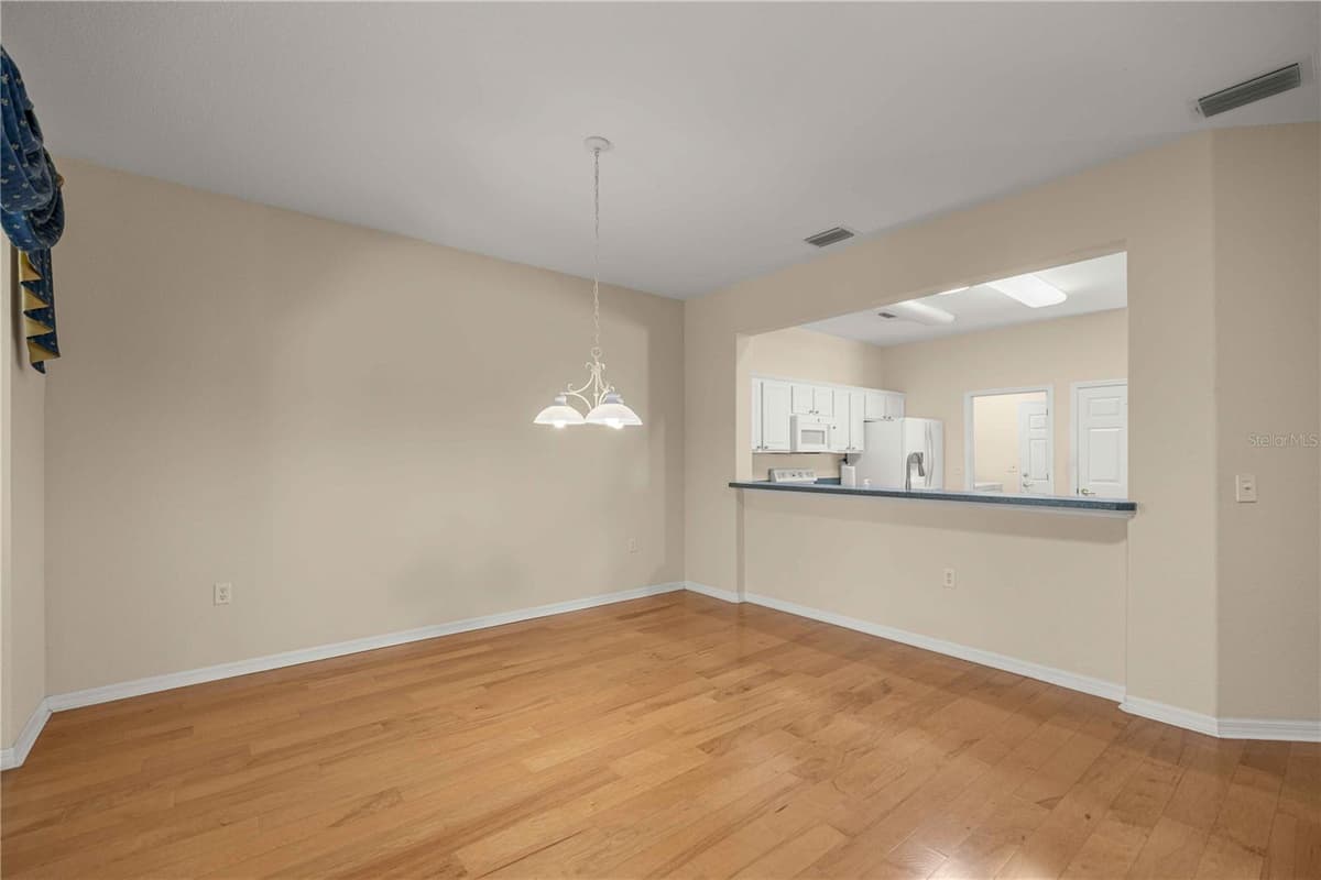 9317 124TH PLACE — photo 12 of 43