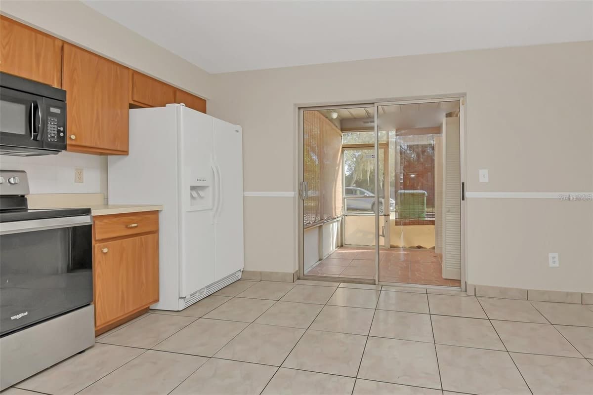 113 KRISTI ANN COURT — photo 8 of 25