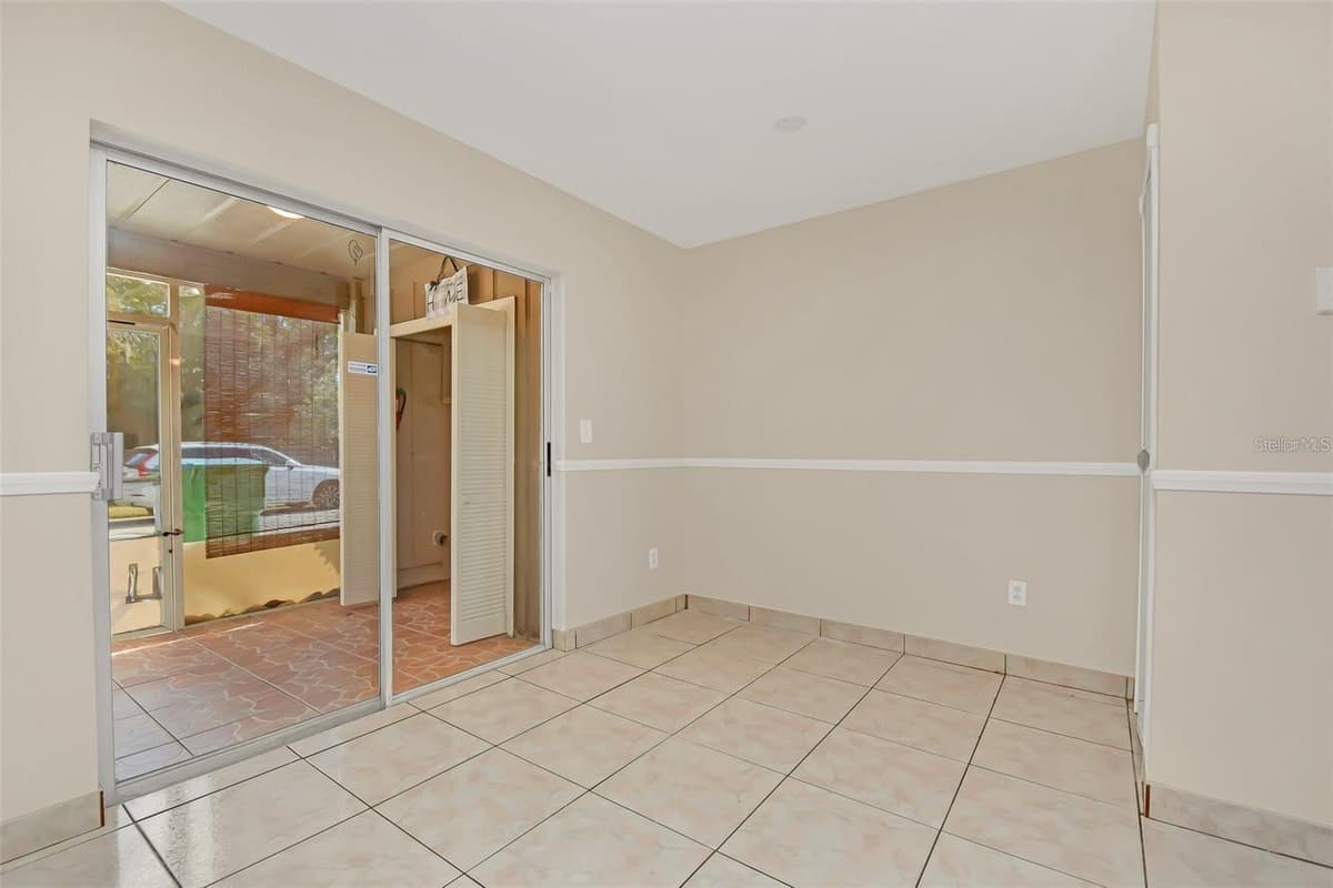 113 KRISTI ANN COURT — photo 9 of 25