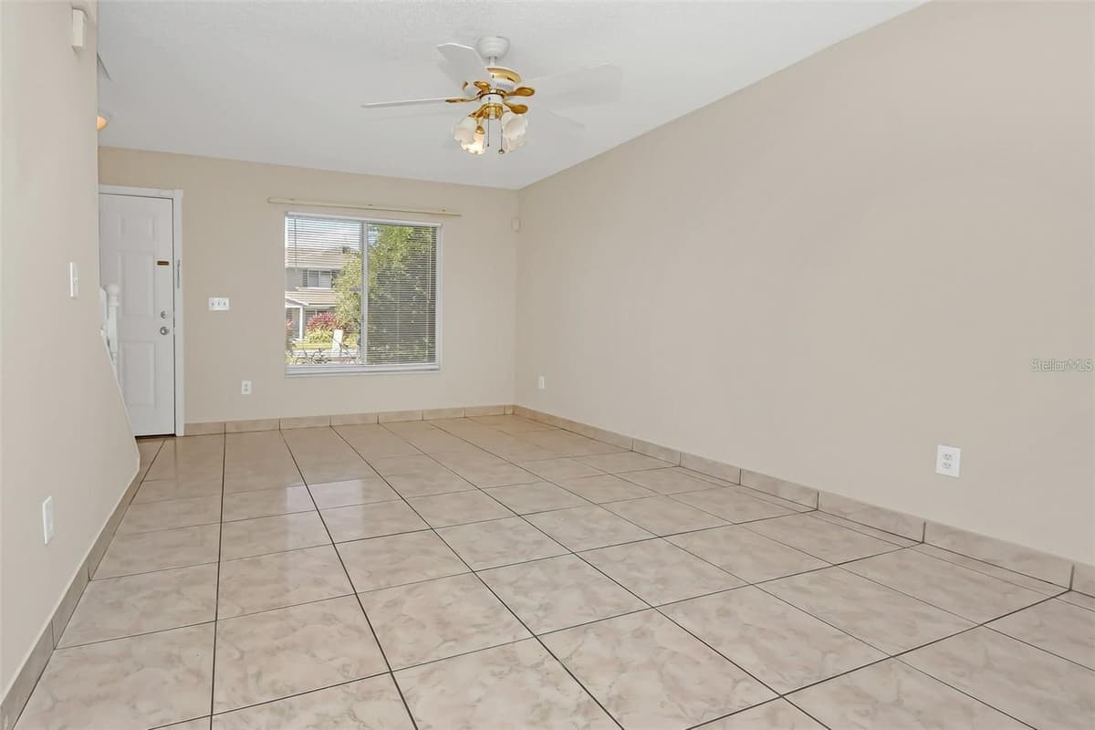 113 KRISTI ANN COURT — photo 12 of 25