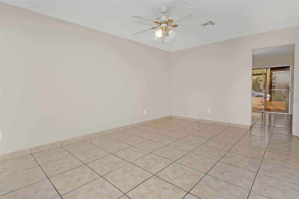113 KRISTI ANN COURT — photo 11 of 25