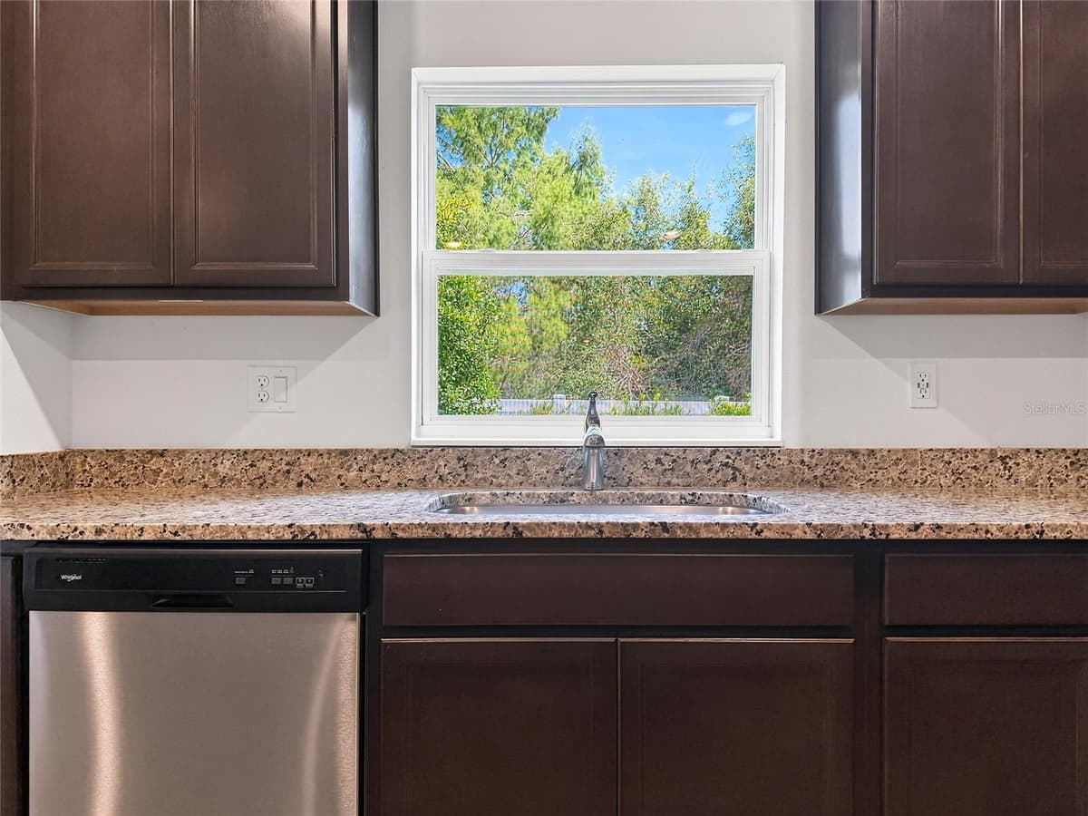 1552 WYNFORD CIRCLE — photo 8 of 39