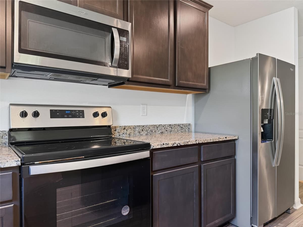 1552 WYNFORD CIRCLE — photo 7 of 39
