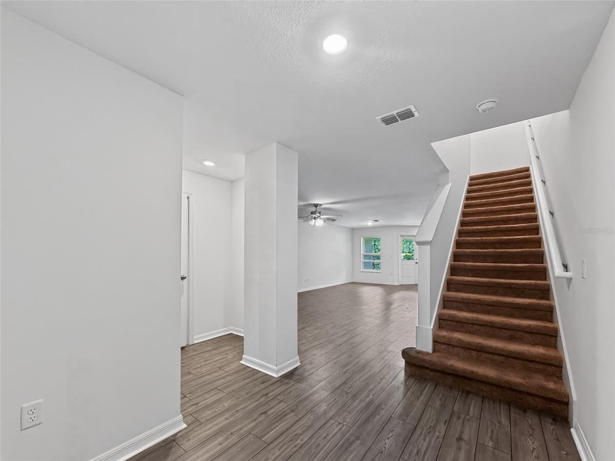 1552 WYNFORD CIRCLE — photo 3 of 39