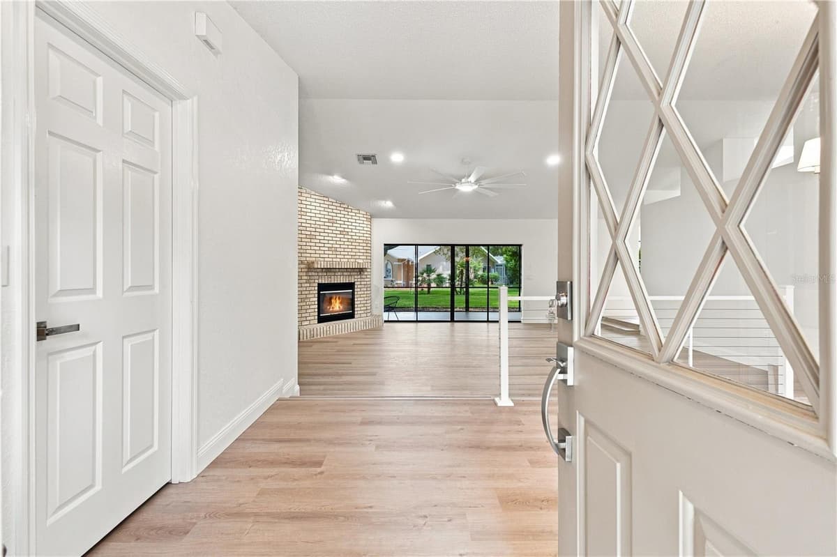 9429 COBBLER COURT — photo 4 of 43