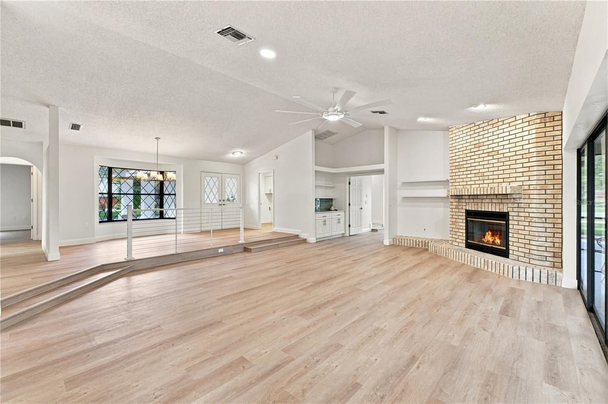 9429 COBBLER COURT — photo 7 of 43