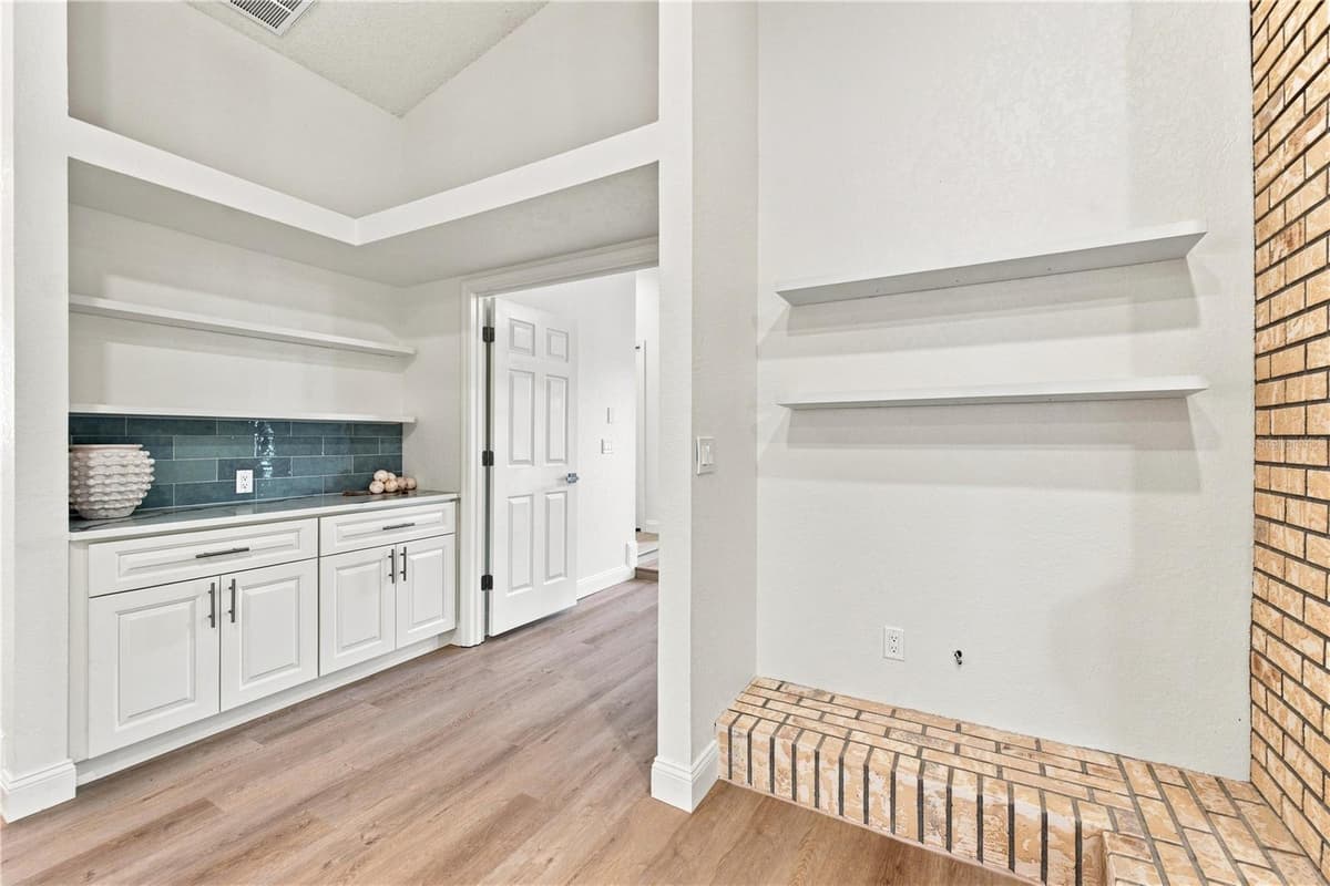9429 COBBLER COURT — photo 12 of 43