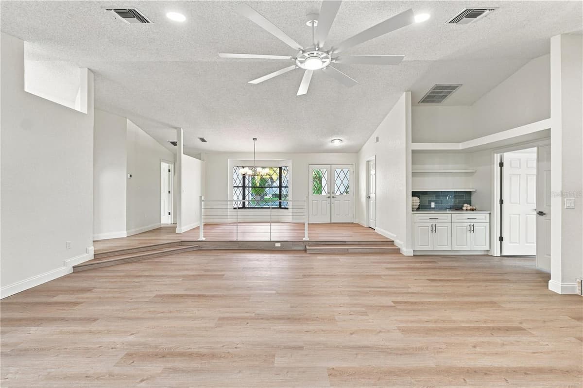 9429 COBBLER COURT — photo 11 of 43