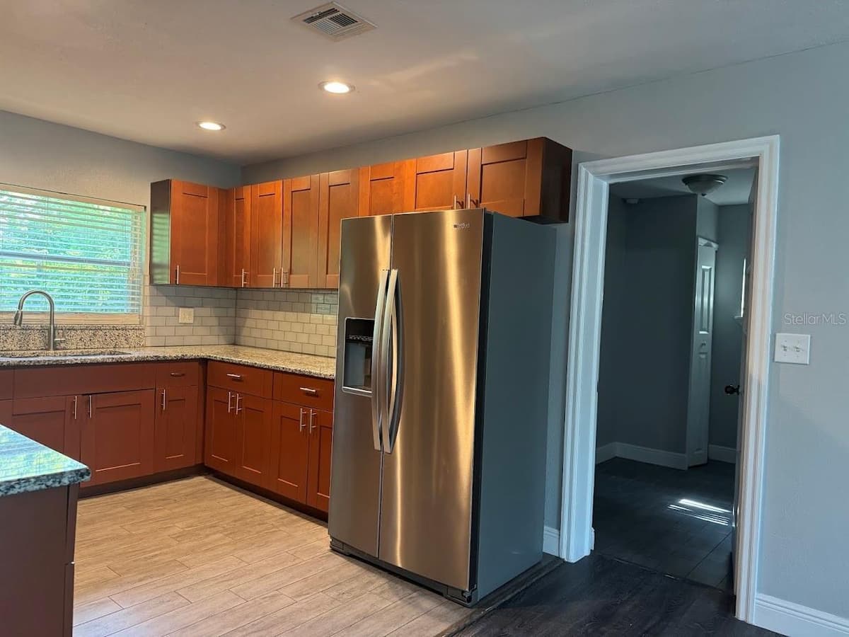 2125 CARLTON DRIVE — photo 4 of 20