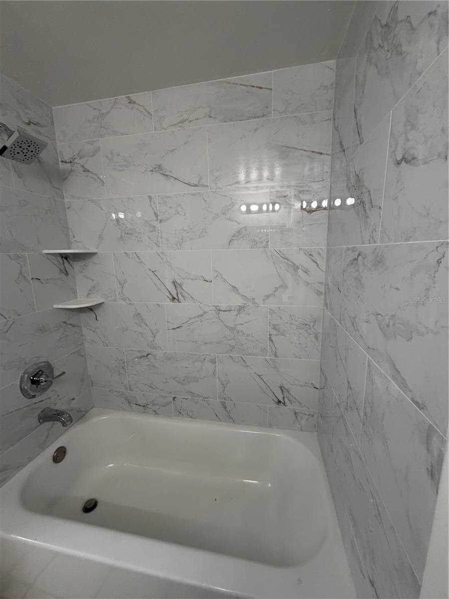 8237 RAVENCROFT DRIVE — photo 6 of 6