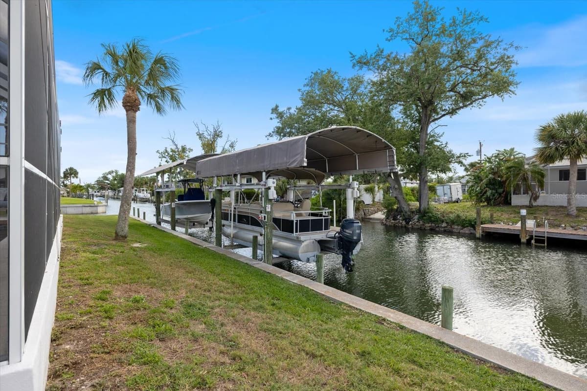9181 LAKE DRIVE — photo 44 of 48