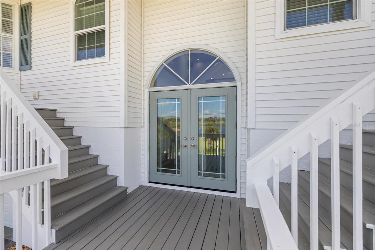 9181 LAKE DRIVE — photo 9 of 48