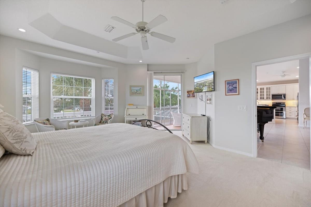 9181 LAKE DRIVE — photo 21 of 48
