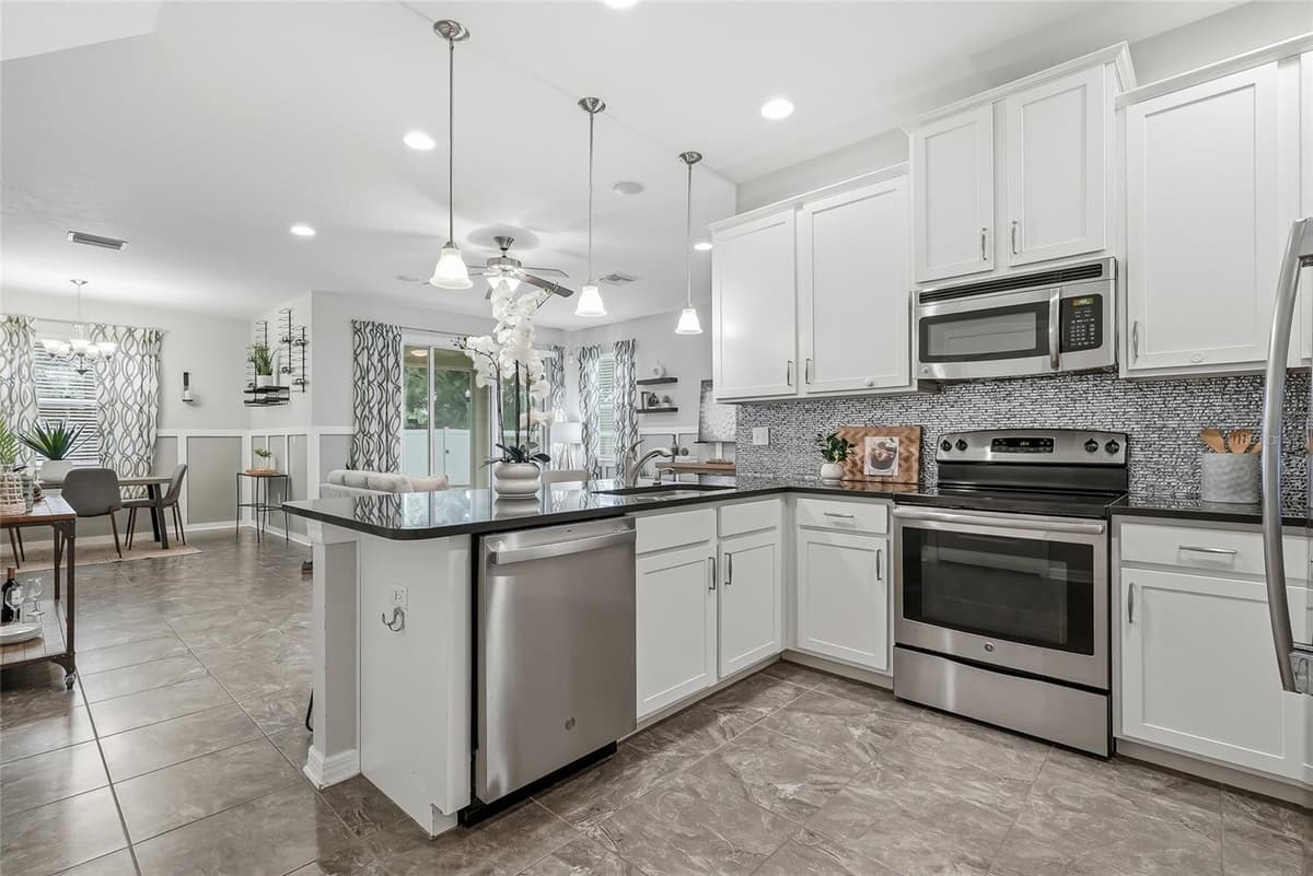13105 CANOPY CREEK DRIVE — photo 19 of 46