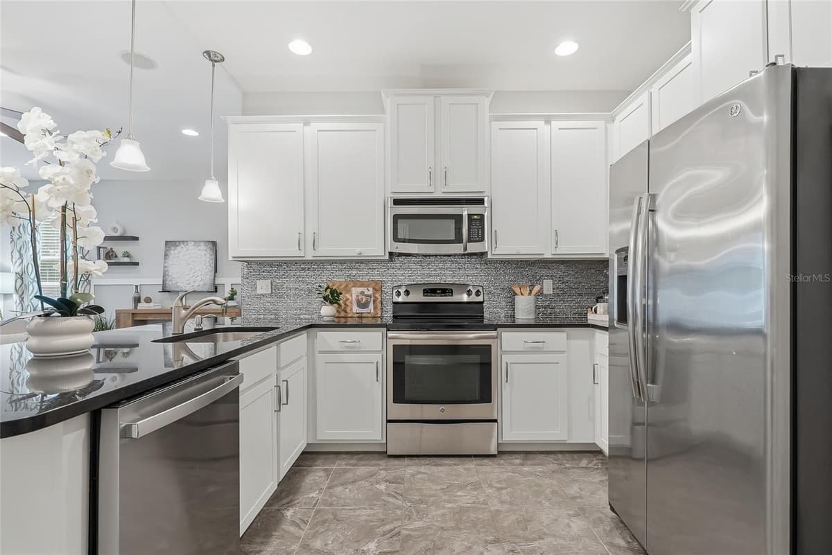 13105 CANOPY CREEK DRIVE — photo 18 of 46