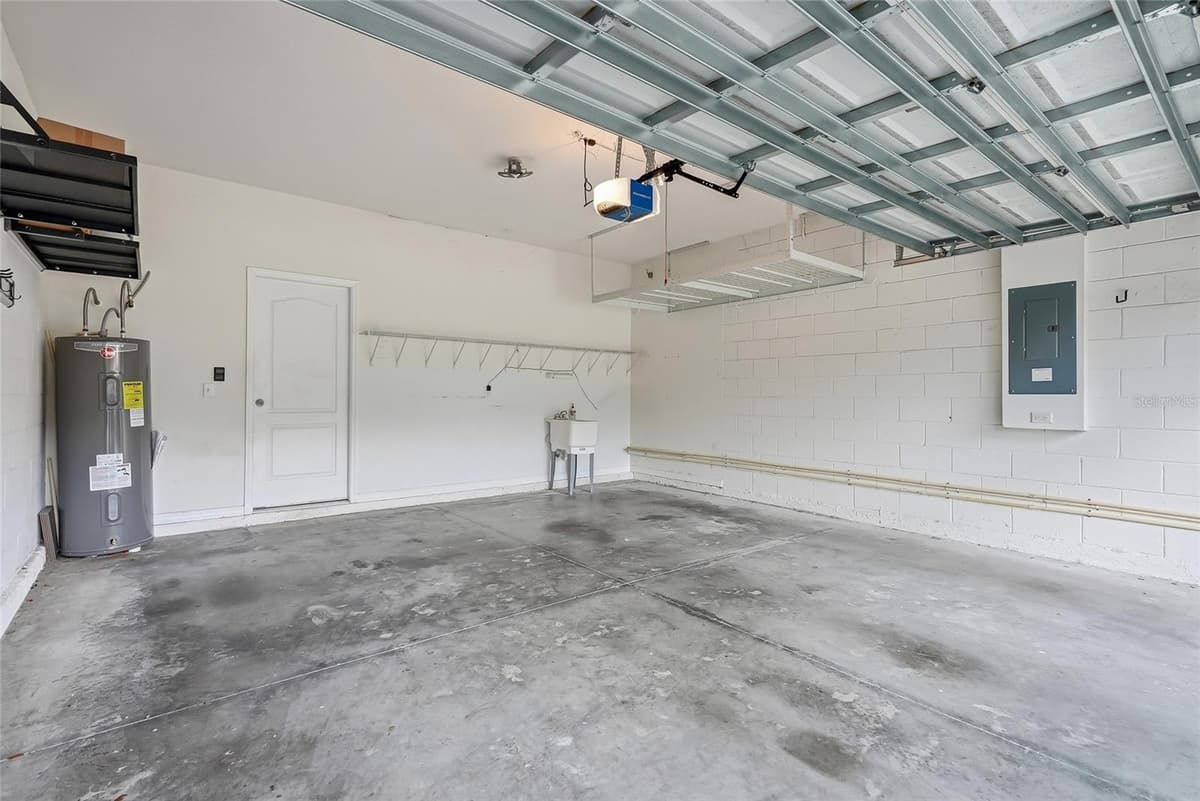13105 CANOPY CREEK DRIVE — photo 39 of 46