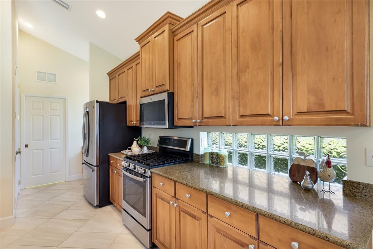 7147 SANDHILLS PLACE — photo 16 of 57