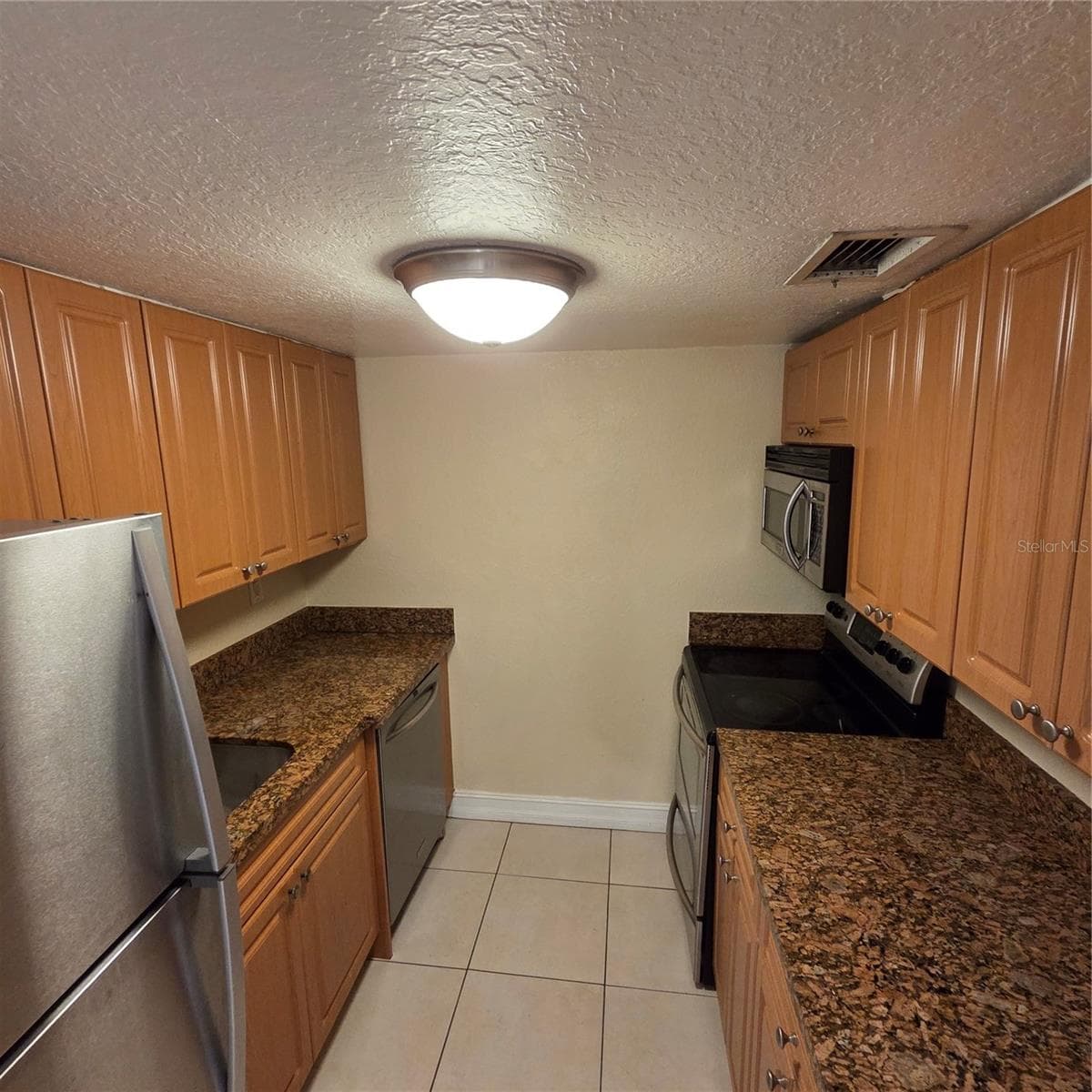 5221 BAYSHORE BOULEVARD — photo 3 of 9